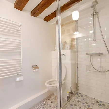 Superb Tiny House In Heart Of 1st! *