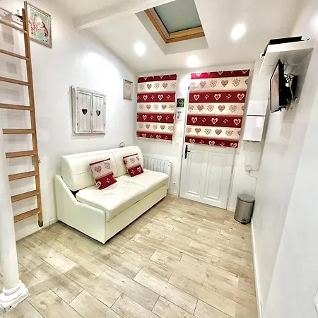 Appartamento Superb Tiny House In Heart Of 1st! Parigi