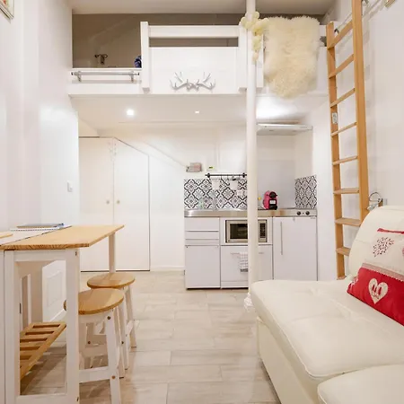 Superb Tiny House In Heart Of 1st! *