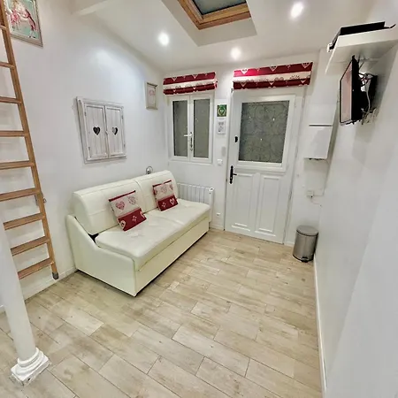 Superb Tiny House In Heart Of 1st! *