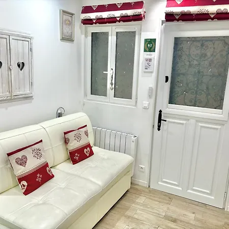 Apartment Superb Tiny House In Heart Of 1st! Paris