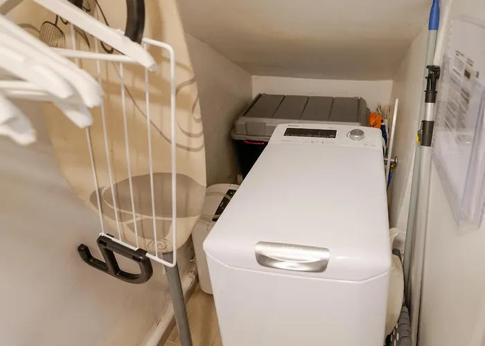 Superb Tiny House In Heart Of 1st! *