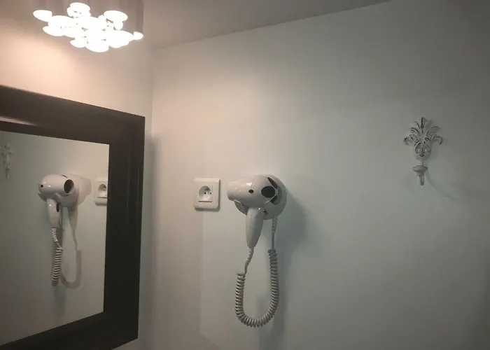 Superb Tiny House In Heart Of 1st! * Parijs