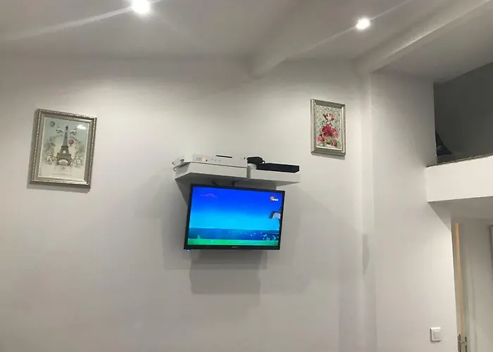 Superb Tiny House In Heart Of 1st! Appartement