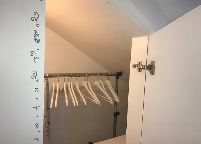 Superb Tiny House In Heart Of 1st! Appartement Parijs