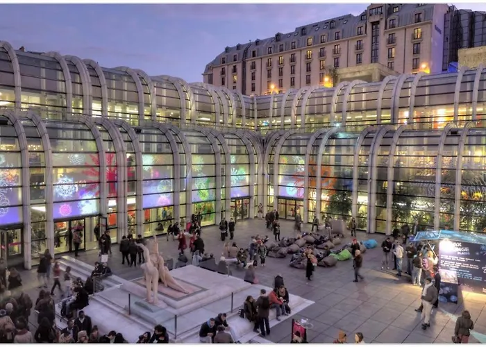 Superb Tiny House In Heart Of 1st! * Parijs