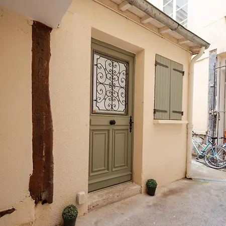 Appartement Superb Tiny House In Heart Of 1st! *
